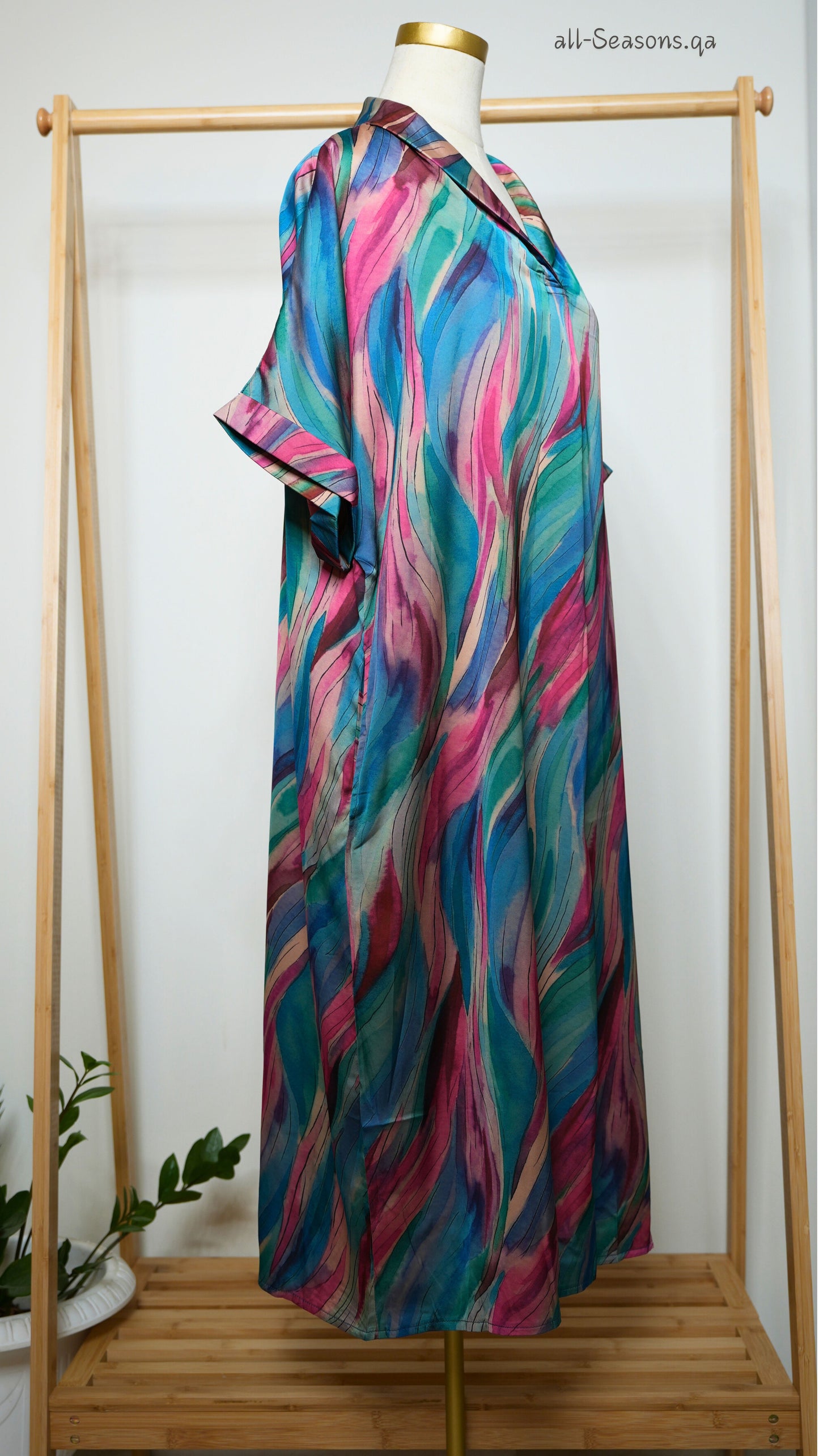 100122A - Dress