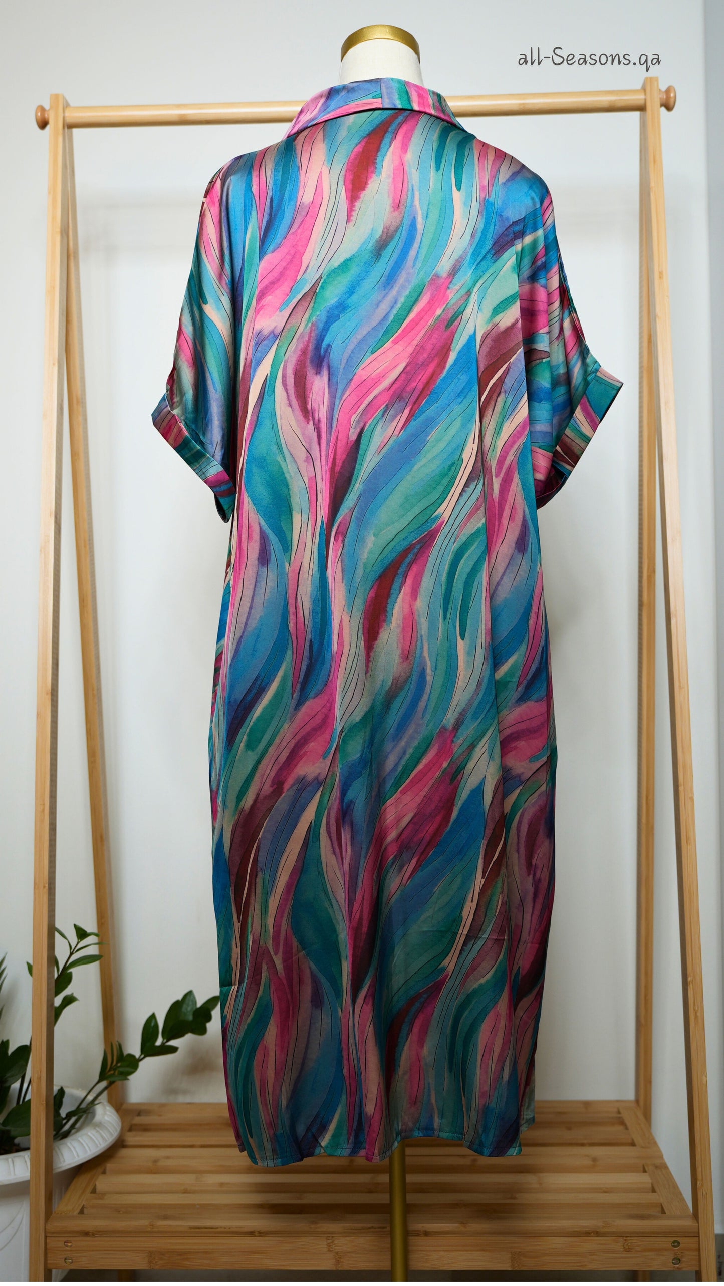 100122A - Dress