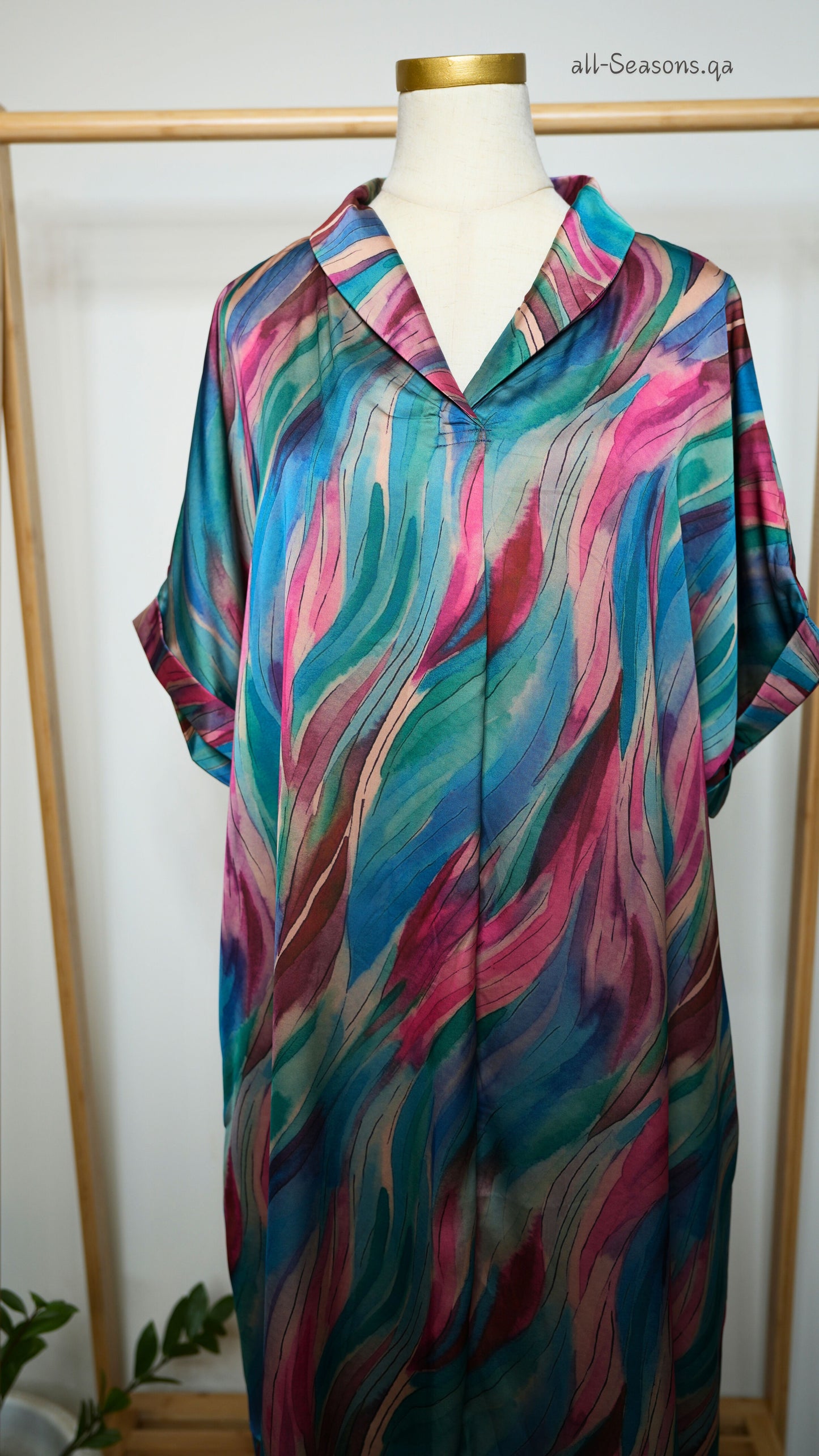100122A - Dress