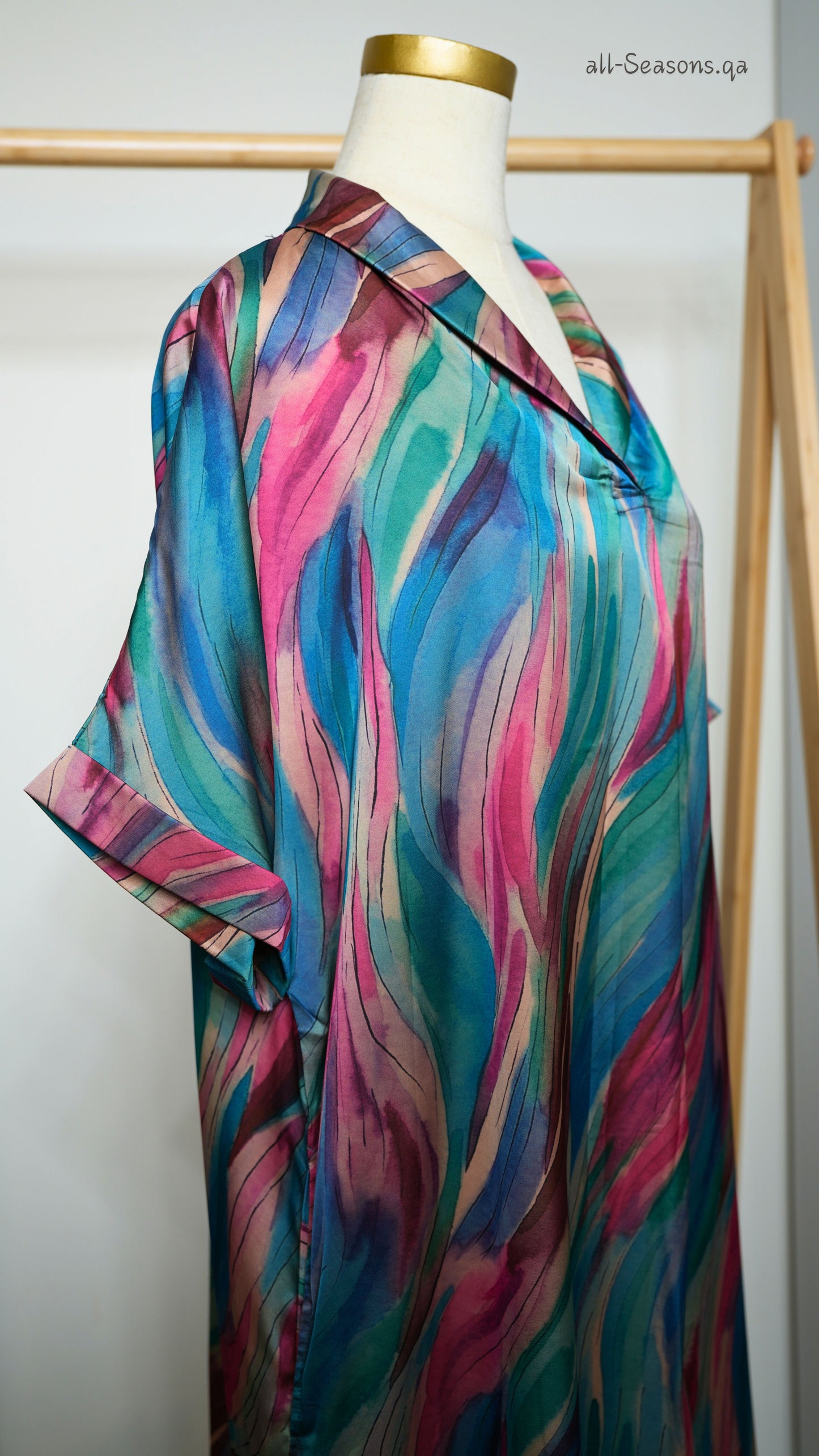 100122A - Dress