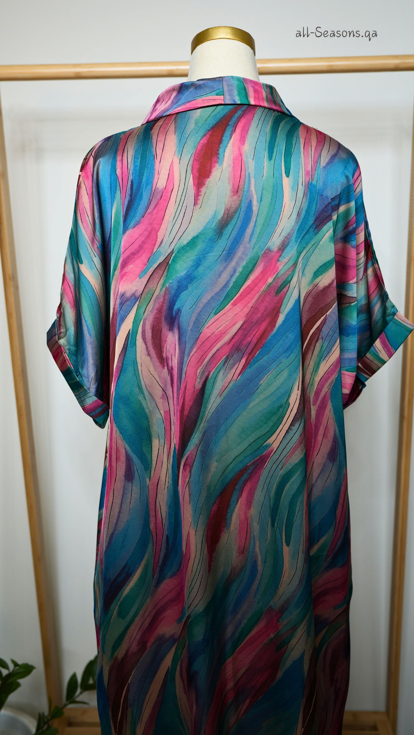 100122A - Dress